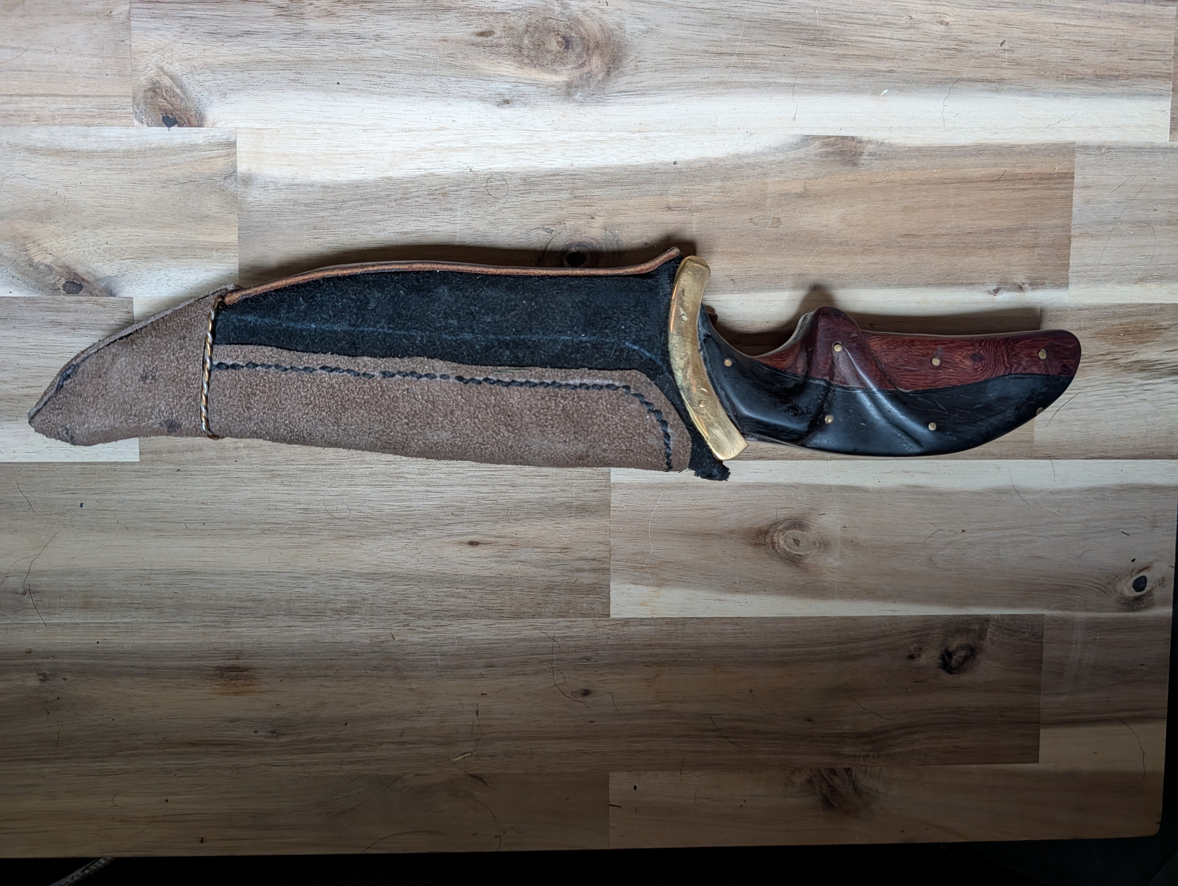 Hunter's drop point knife alternate view